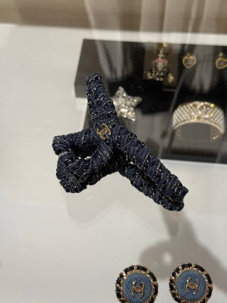 Chanel Navy Braided Chain Headband – Elegant Luxury Fashion Accessory
