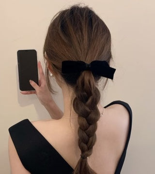 Chanel Black Velvet Bow Hair Clip – Elegant Luxury Fashion Accessory