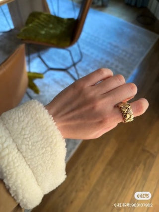 Cartier Voltaire Sculpted Knot Ring