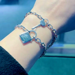 Gucci Key Charm Link Chain Bracelet