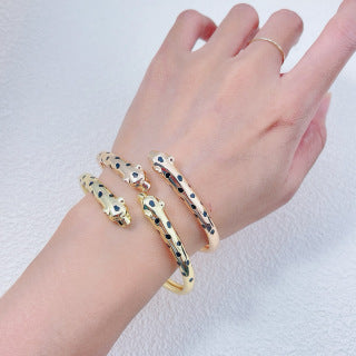 Cartier Panthère Velours Slim Open Bangle