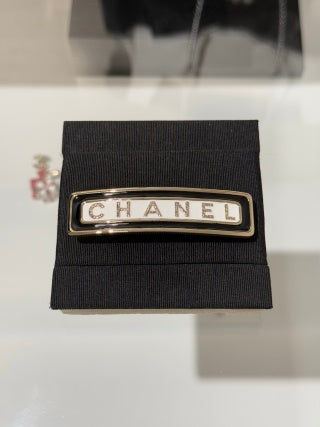 Chanel Logo Barrette Hair Clip – Elegant Luxury Fashion Accessory