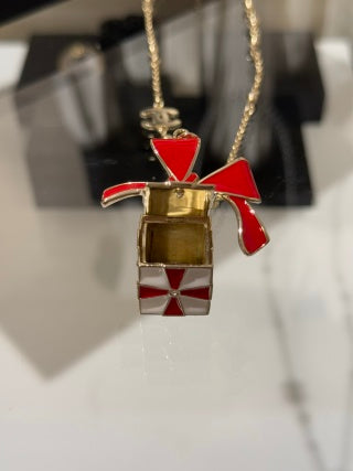 Chanel Red Bow Gift Box Pendant Necklace – Elegant Luxury Jewelry