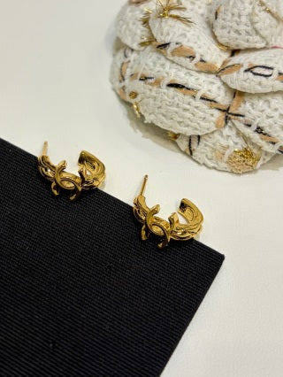 Chanel Gold CC Drop Earrings – Elegant Luxury Fashion Jewelry