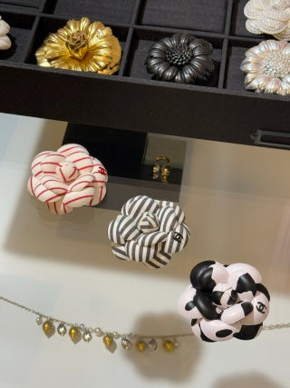 Chanel Camellia Flower Brooch – Elegant Luxury Fashion Accessory