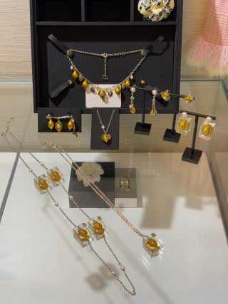 Chanel Vintage Fruit Charm Bracelet – Elegant Luxury Fashion Jewelry