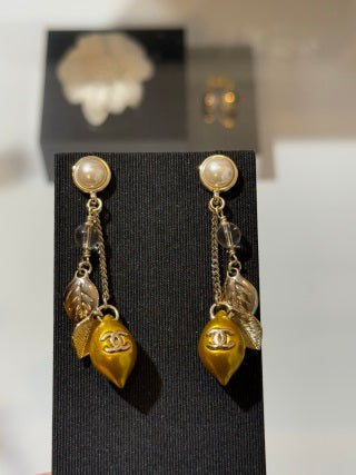 Chanel Pearl Gold Fruit Charm Drop Earrings – Elegant Luxury Fashion Jewelry