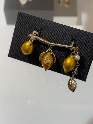 Chanel Vintage Fruit Charm Bracelet – Elegant Luxury Fashion Jewelry