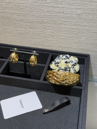 CHANEL Quilted Radiance Gold Bangle Bracelet