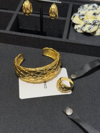 CHANEL Quilted Radiance Gold Bangle Bracelet