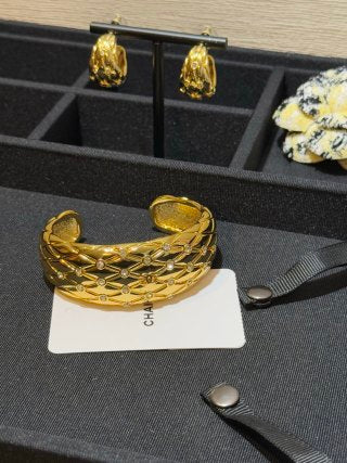 CHANEL Quilted Radiance Gold Bangle Bracelet