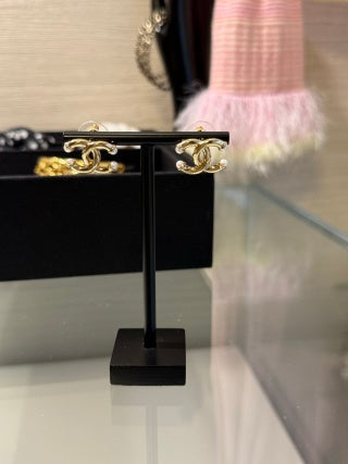 Chanel Gold CC Pearl Stud Earrings – Elegant Luxury Fashion Jewelry