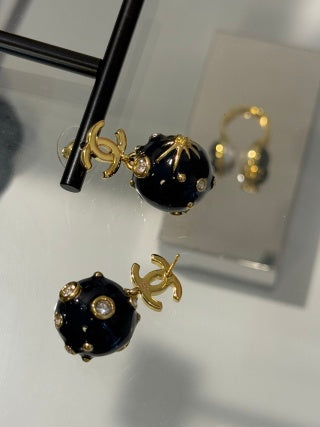 Chanel Black Pearl CC Drop Earrings – Elegant Luxury Fashion Jewelry