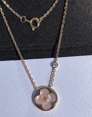 Louis Vuitton Blossom Pearl Flower Pendant Necklace
