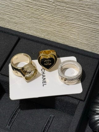 Chanel Black Enamel CC Statement Ring – Elegant Luxury Fashion Jewelry