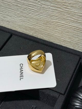 Chanel Black Enamel CC Statement Ring – Elegant Luxury Fashion Jewelry