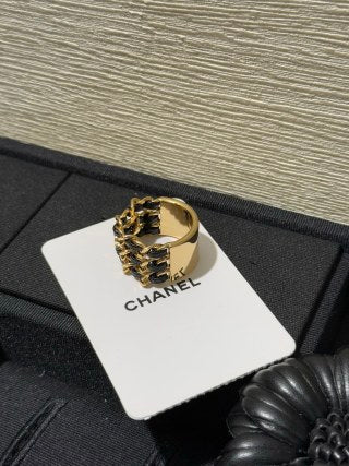 Chanel Gold Chain Statement Ring – Elegant Luxury Fashion Jewelry