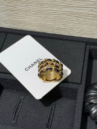 Chanel Gold Chain Statement Ring – Elegant Luxury Fashion Jewelry