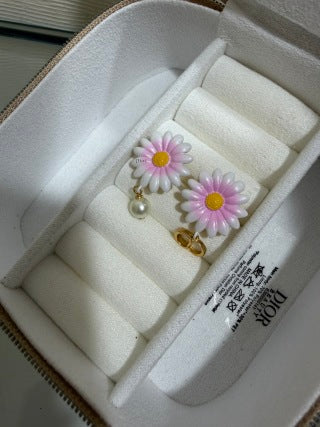 Dior Jardin Daisy Pearl Earrings