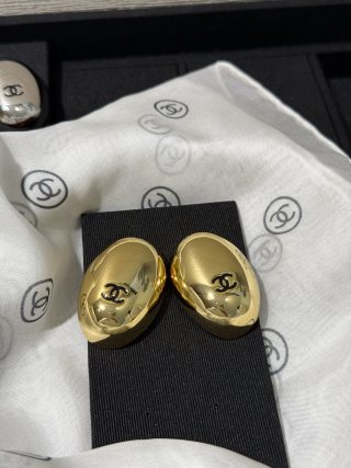 Chanel Oval CC Logo Stud Earrings – Elegant Luxury Fashion Jewelry