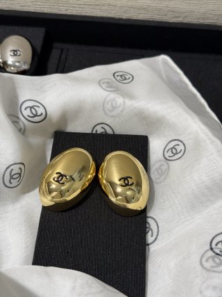 Chanel Oval CC Logo Stud Earrings – Elegant Luxury Fashion Jewelry