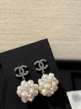 Chanel Pearl Flower CC Stud Earrings – Elegant Luxury Fashion Jewelry