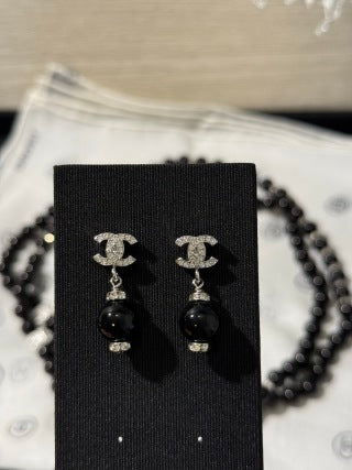 Chanel Black Pearl CC Drop Earrings – Elegant Luxury Fashion Jewelry