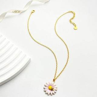 Dior Jardin Daisy Pendant Necklace