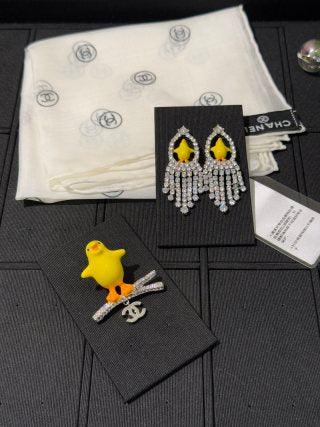Chanel "Little Yellow Chick" Branch-Style Pendant Brooch with Full Pavé Diamonds