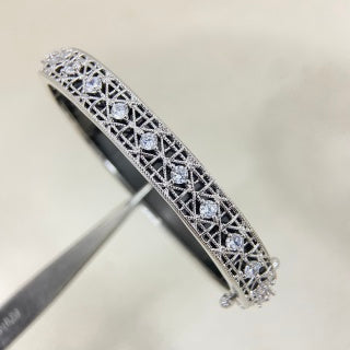 Dior Éclat Trellis Crystal Bangle