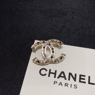 CHANEL Noir Pearl CC Embellished Brooch