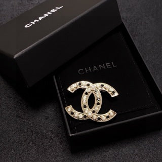 CHANEL Noir Pearl CC Embellished Brooch