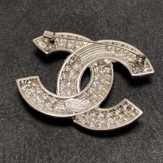 CHANEL Radiant CC Signature Brooch