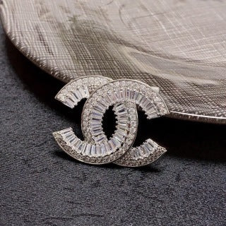 CHANEL Radiant Crystal Edge CC Brooch