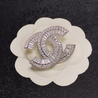 CHANEL Radiant Crystal Edge CC Brooch