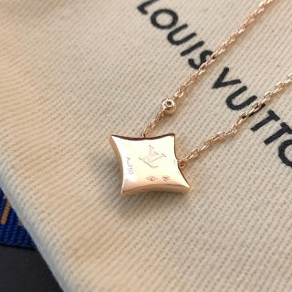 Louis Vuitton Pearl Fleur Diamond Pendant Necklace