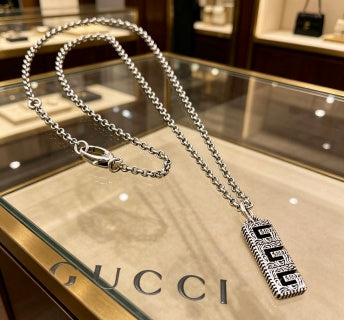 Gucci GG Logo Plate Chain Necklace
