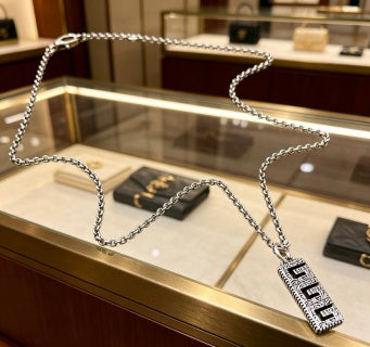 Gucci GG Logo Plate Chain Necklace