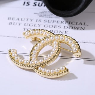 CHANEL Pearl Outline CC Statement Brooch