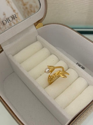 Dior Perle Jardin Bow Ring