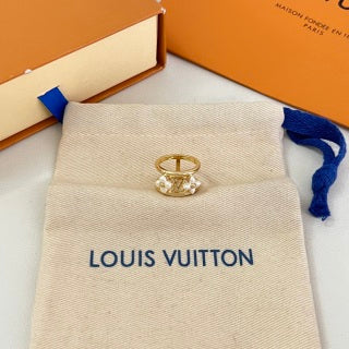 Louis Vuitton Pearl Ribbon Twist Ring