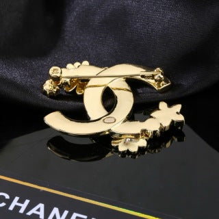 CHANEL Arabella Noir Floral Emblem Brooch