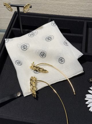 CHANEL Golden Wheat Detachable Drop Earrings