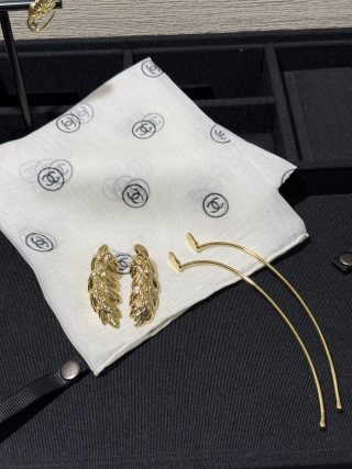 CHANEL Golden Wheat Detachable Drop Earrings