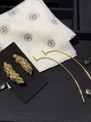 CHANEL Golden Wheat Detachable Drop Earrings