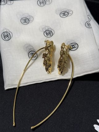 CHANEL Golden Wheat Detachable Drop Earrings