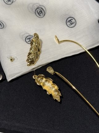 CHANEL Golden Wheat Detachable Drop Earrings
