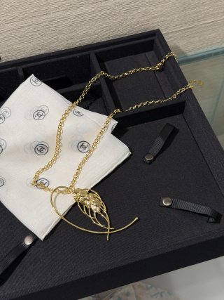 CHANEL Golden Wheat Tassel Pendant Necklace