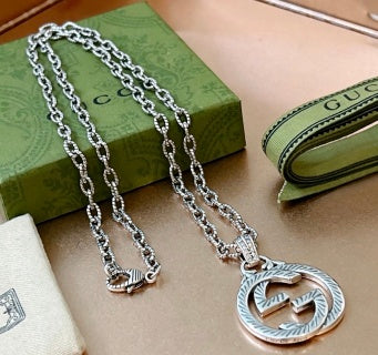 Gucci Interlocking G Circle Pendant Chain Necklace