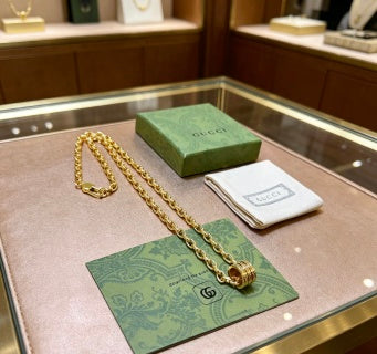 Gucci GG Oval Link Barrel Pendant Necklace